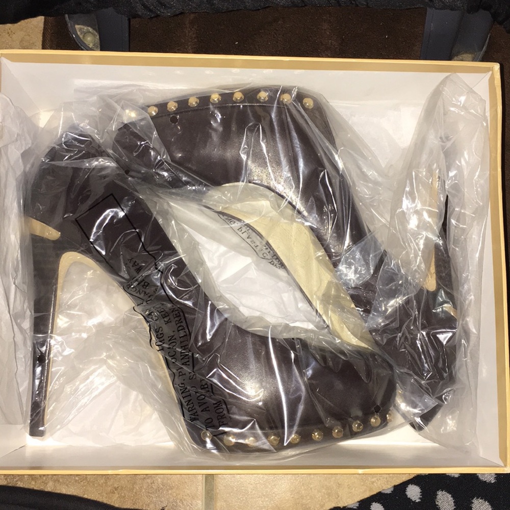 Michael Kor’s Ailee pump